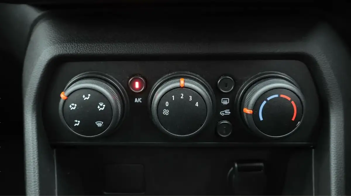 2021-dacia-sandero-10-sce-essential-big-12