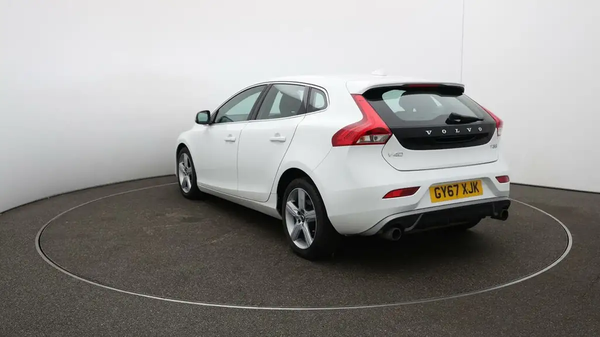 2018-volvo-v40-20-t3-r-design-nav-plus-big-58