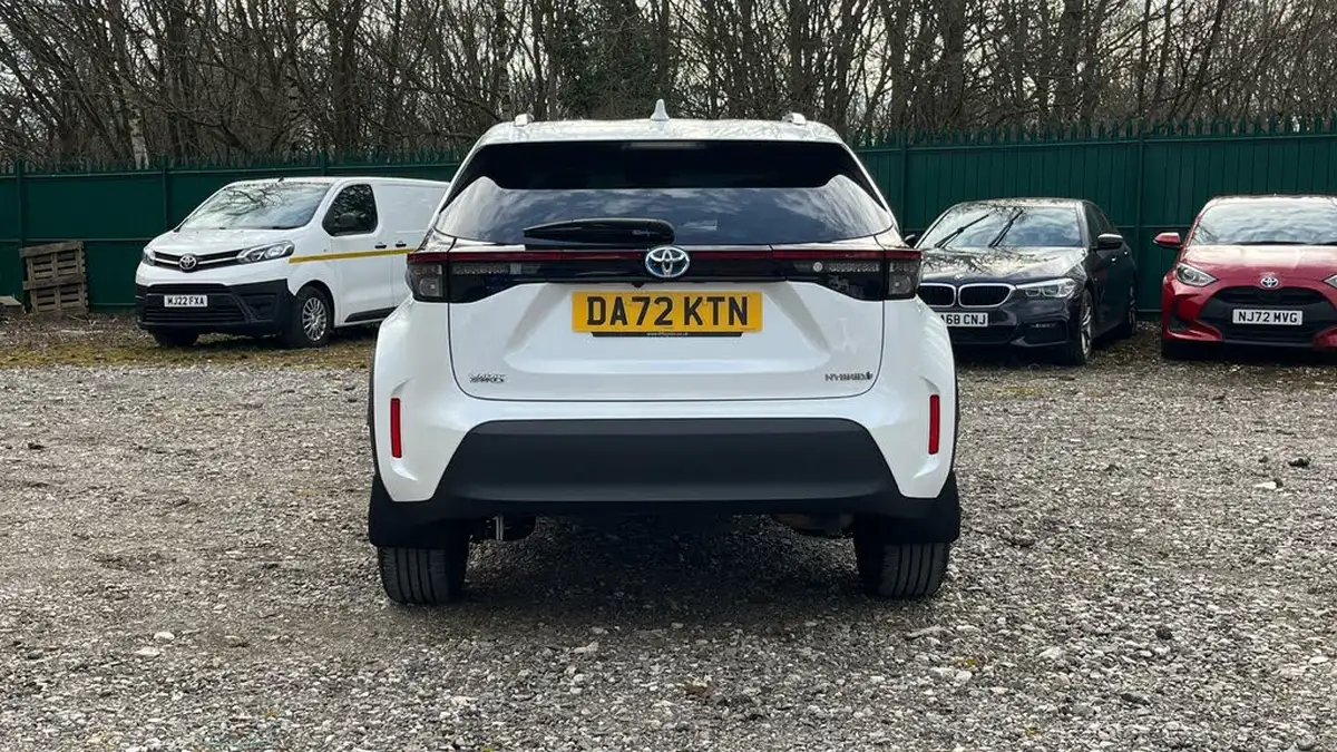 2022-toyota-yaris-cross-15-vvt-i-design-big-18
