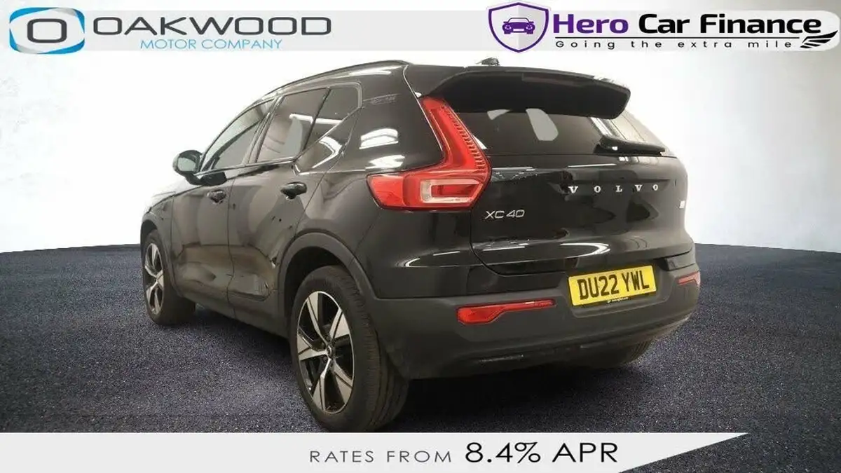 2022-volvo-xc40-15-t4-r-design-big-3