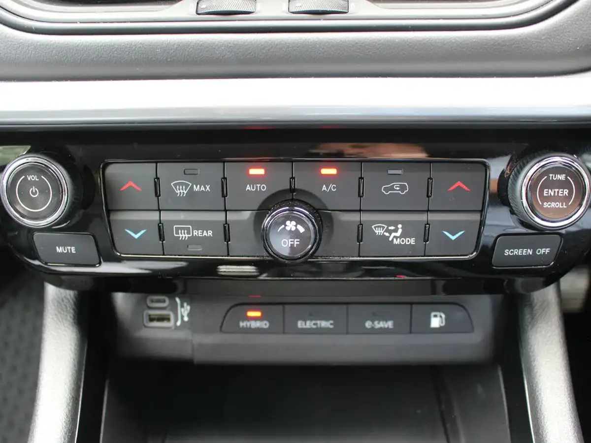 2022-jeep-compass-13-gse-s-big-21