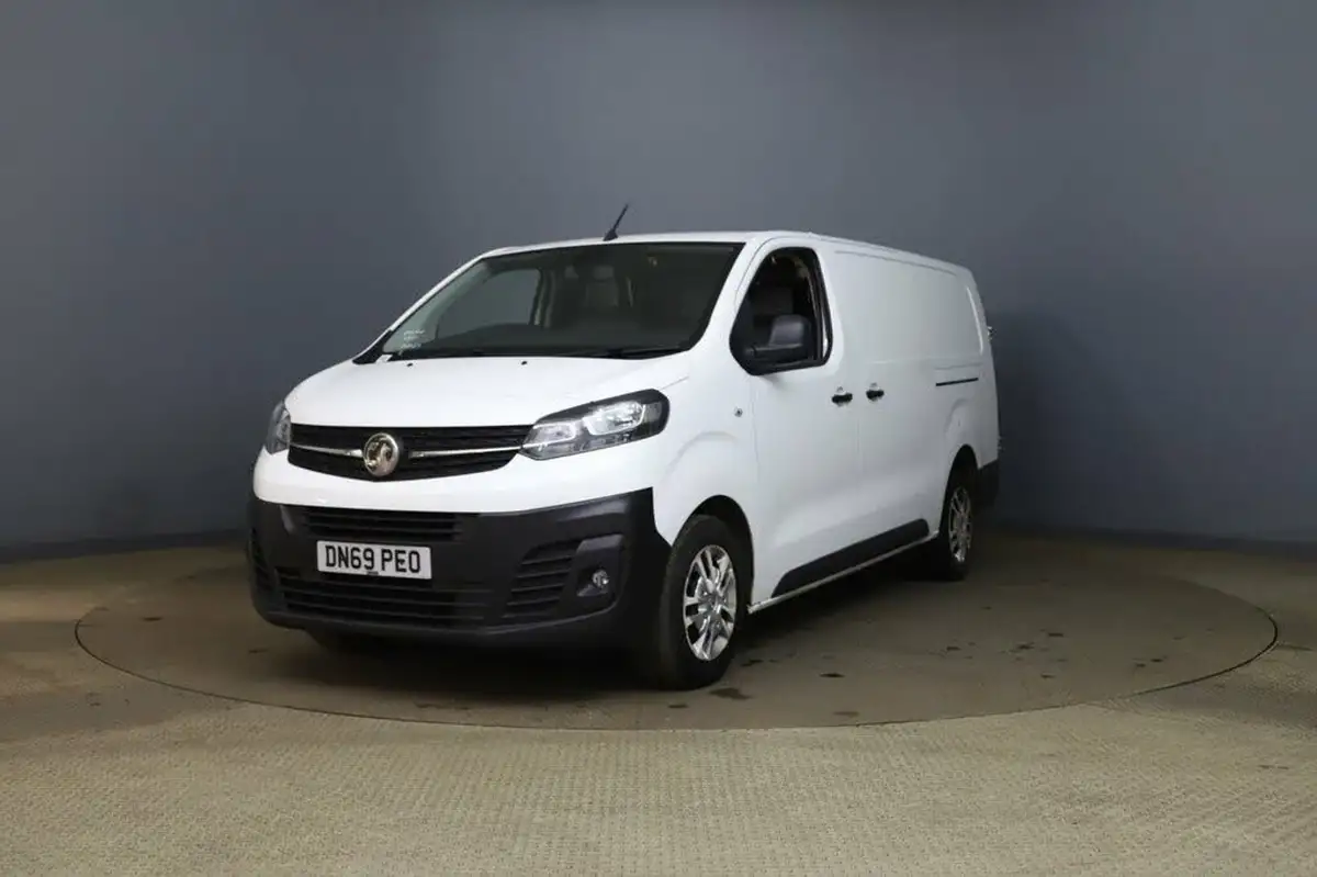 2019-vauxhall-vivaro-15td-2900-l2h1-dynamic-big-2