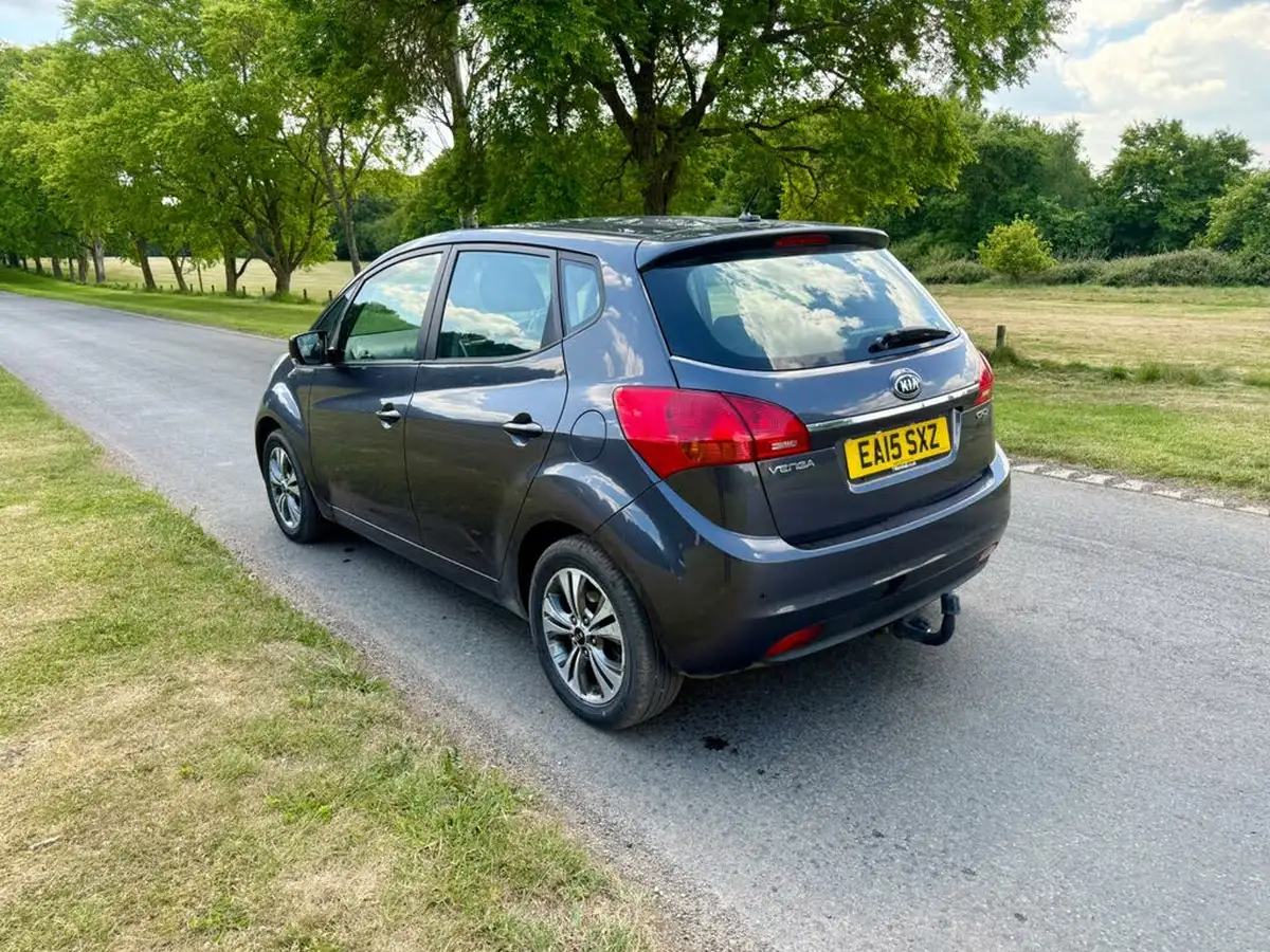 2015-kia-venga-14crdi-2-big-2
