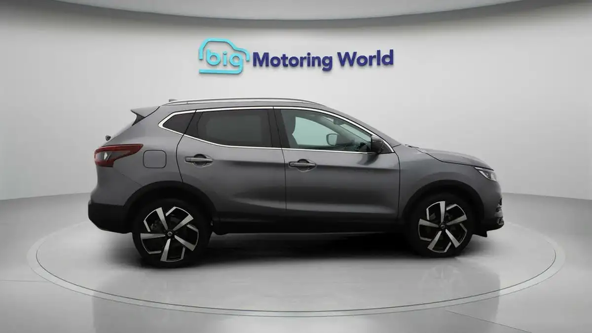 2019-nissan-qashqai-13-dig-t-tekna-160ps-dct-big-8