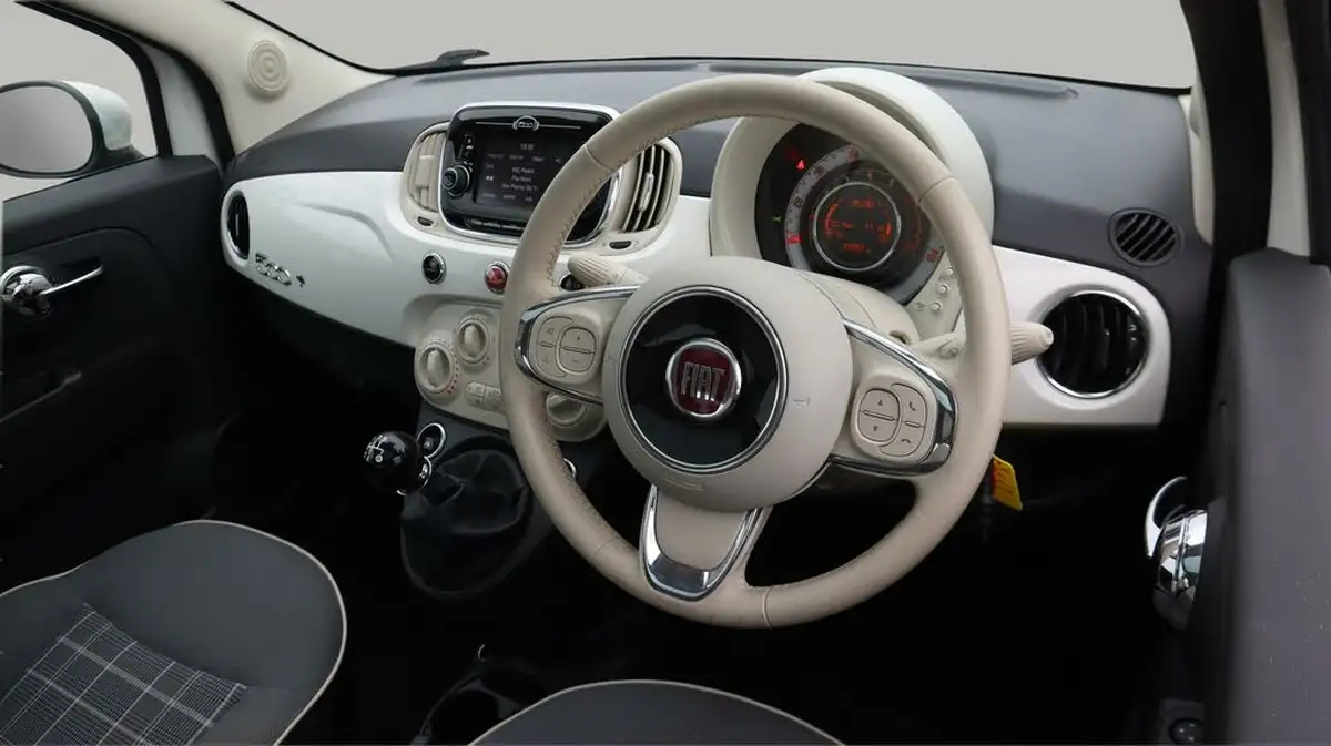 2018-fiat-500-12-lounge-big-8