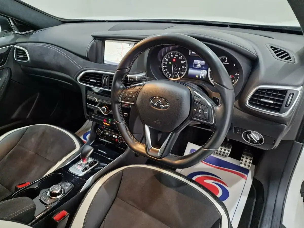 2016-infiniti-q30-22d-sport-awd-big-21