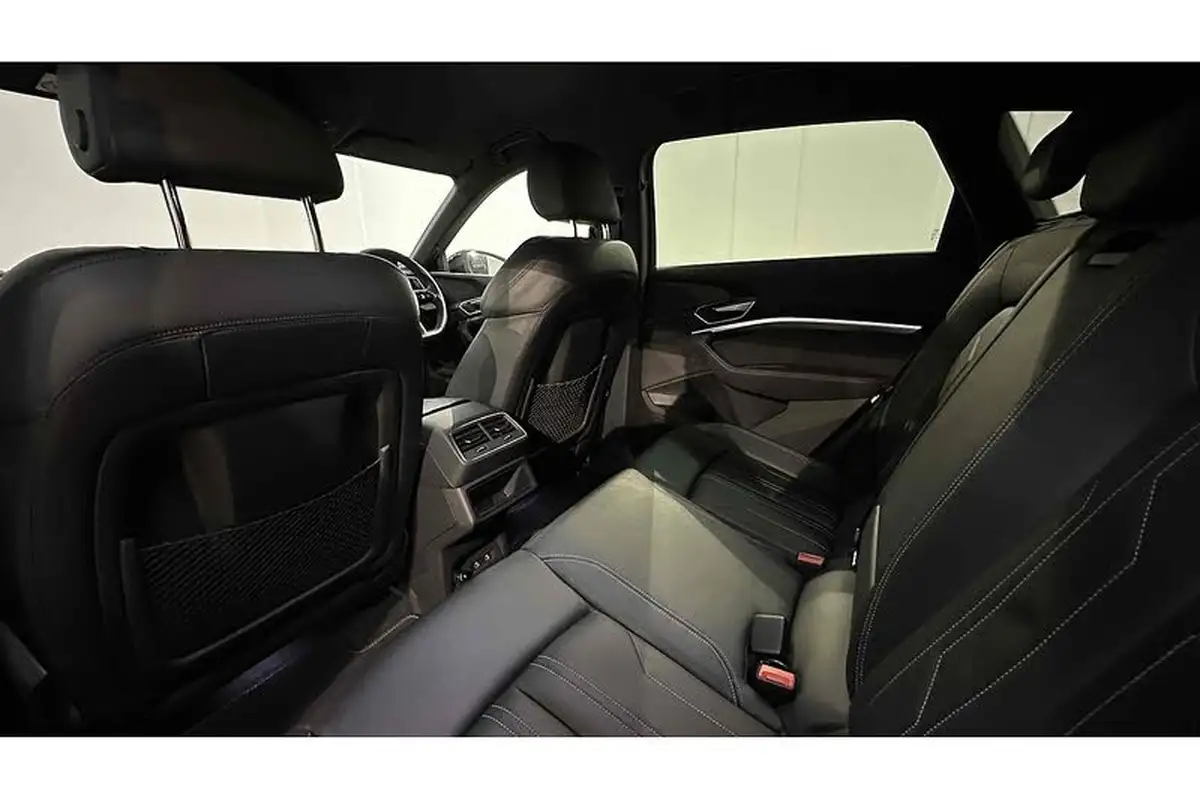 2022-audi-e-tron-50e-black-edition-station-wagon-big-24