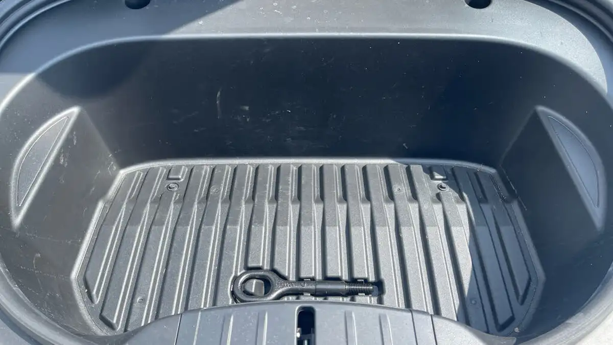 2021-tesla-model-3-e-long-range-4x4-big-15