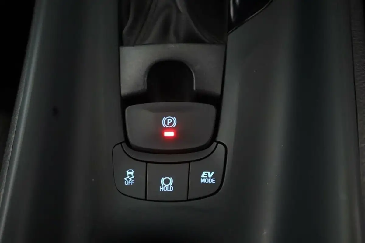 2021-toyota-c-hr-18-vvt-i-icon-big-21