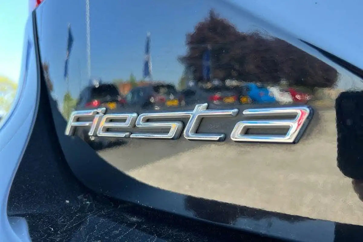 2019-ford-fiesta-10t-zetec-ss-3d-big-39