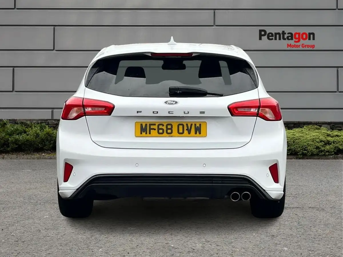 2018-ford-focus-15-st-line-x-hatchback-big-16