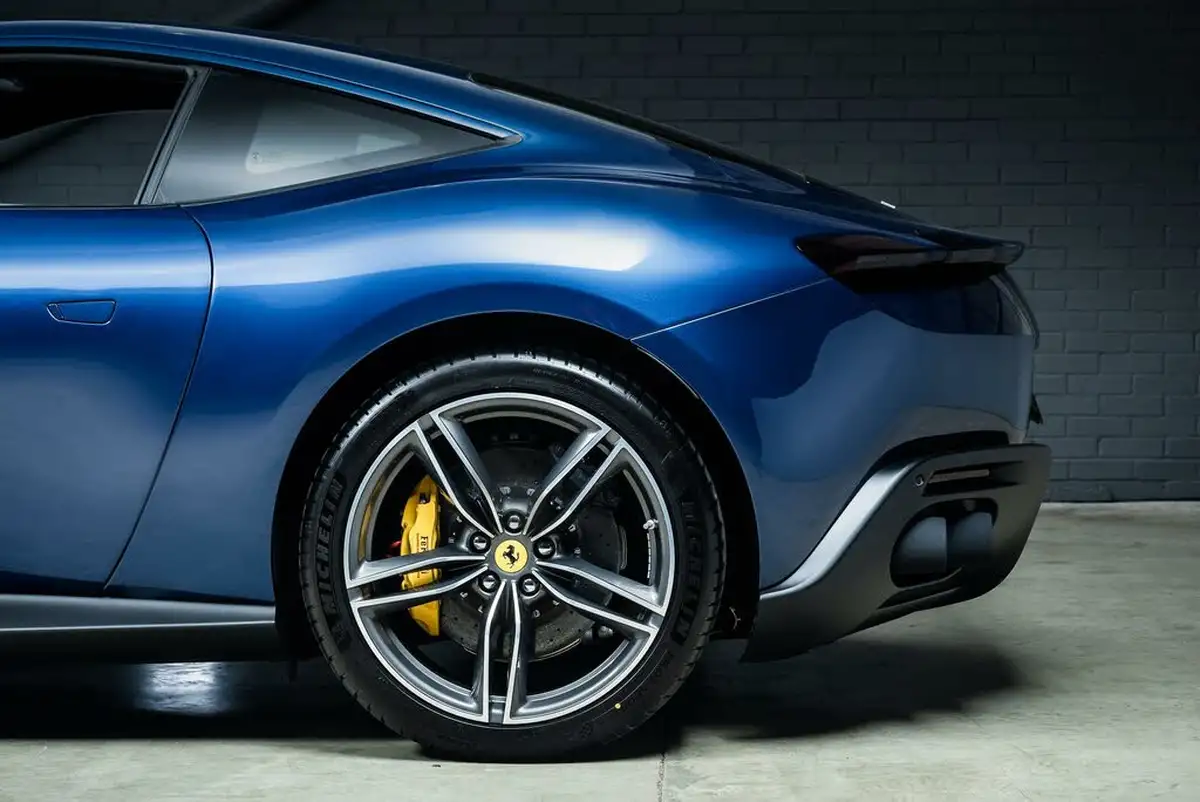 2022-ferrari-roma-38t-v8-f1-dct-ss-620ps-coupe-big-23