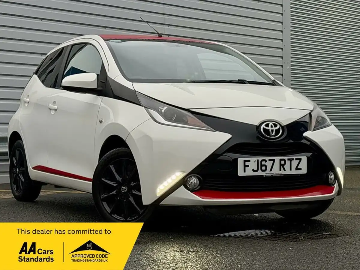 2017-toyota-aygo-10-vvt-i-x-press-71bhp-big-0