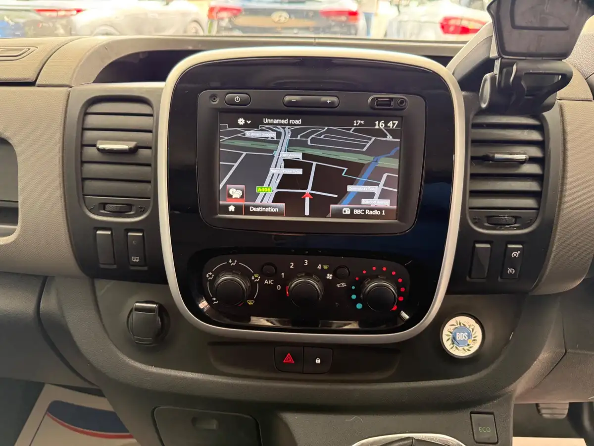 2019-renault-trafic-16dci-sl27-120-sport-nav-e6-panel-van-big-22
