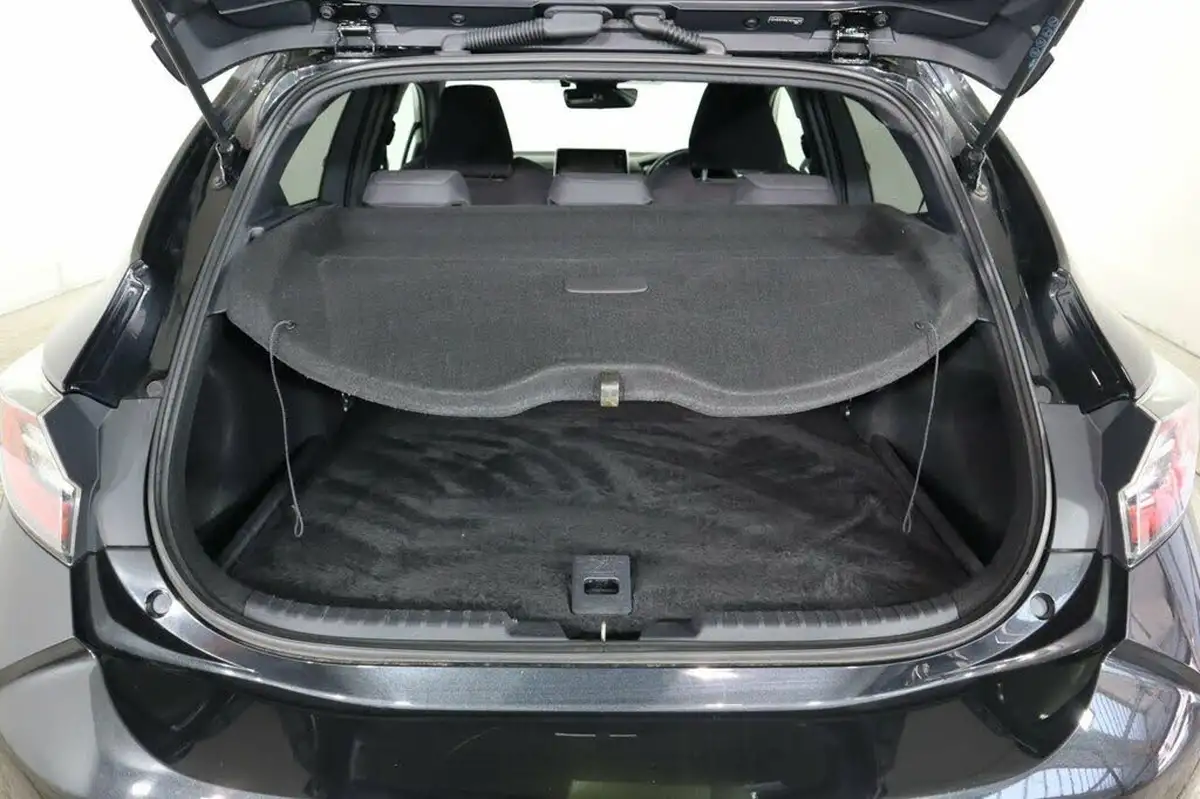 2019-toyota-corolla-18-vvt-i-design-trk-hatchback-5d-big-41