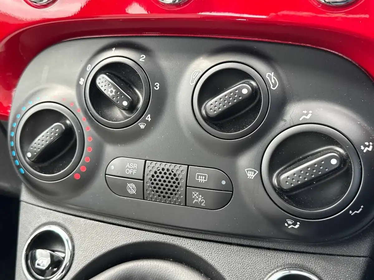 2022-fiat-500-10-dolcevita-big-16