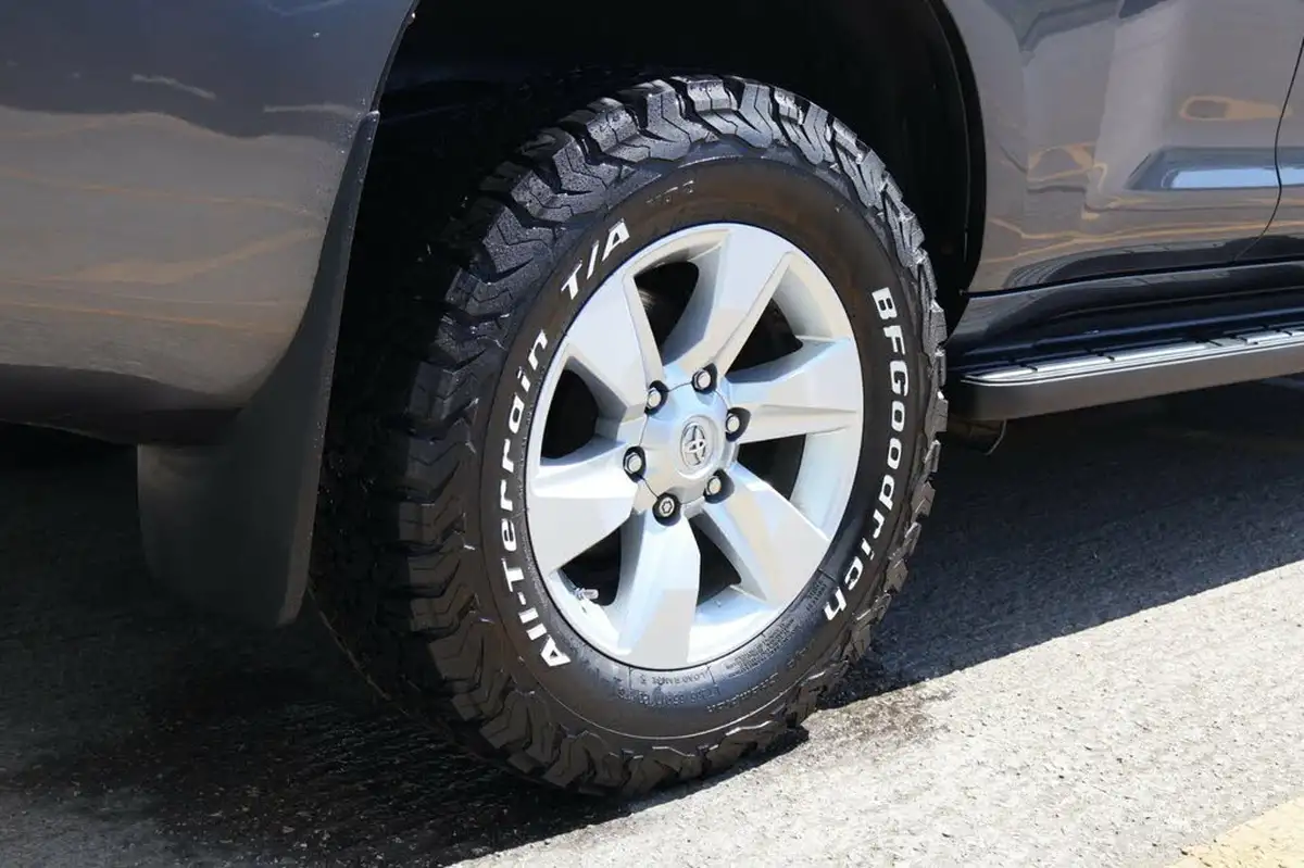 2022-toyota-land-cruiser-28d-4d-active-commercial-lwb-5-big-16