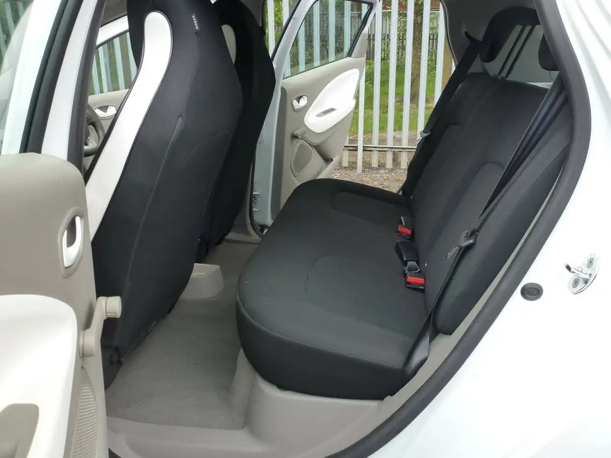 2018-renault-zoe-e-expression-nav-big-11