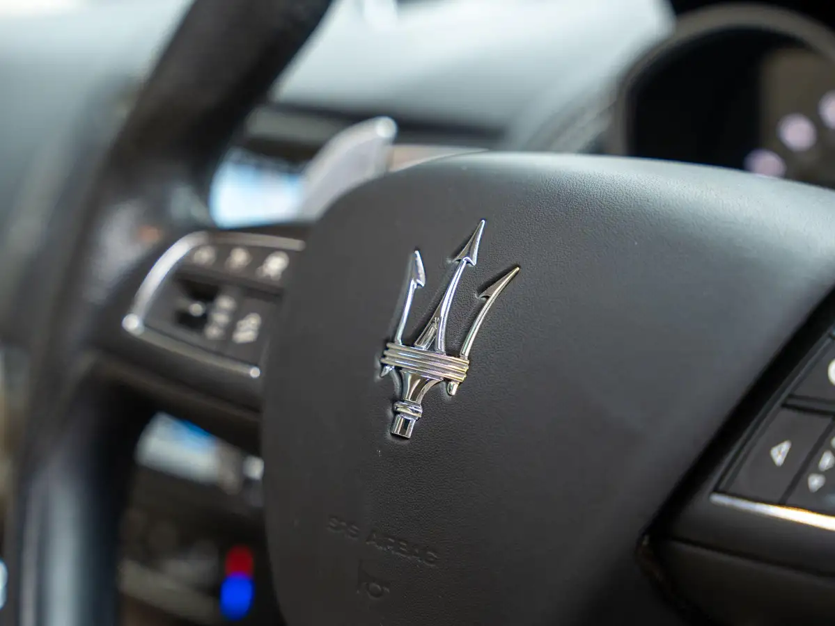 2020-maserati-levante-38-gts-big-27