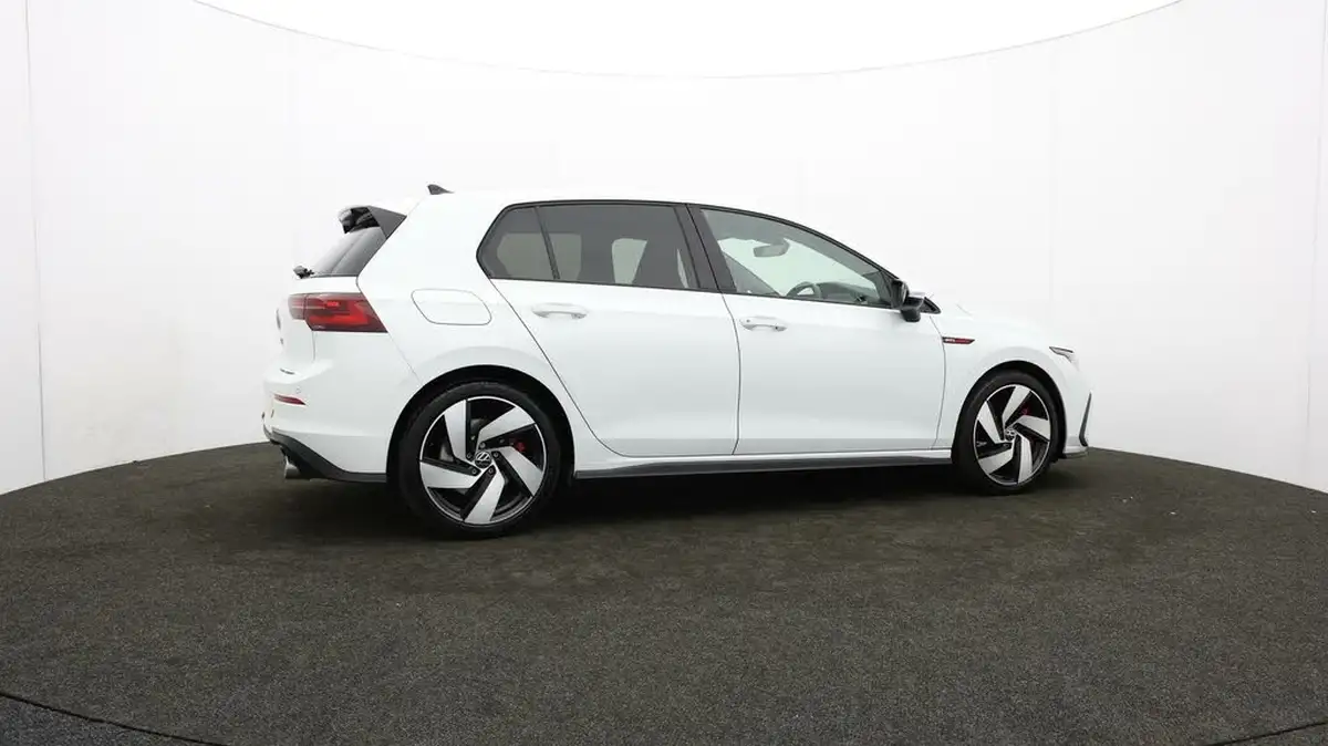 2024-volkswagen-golf-20-tsi-gti-245ps-big-29