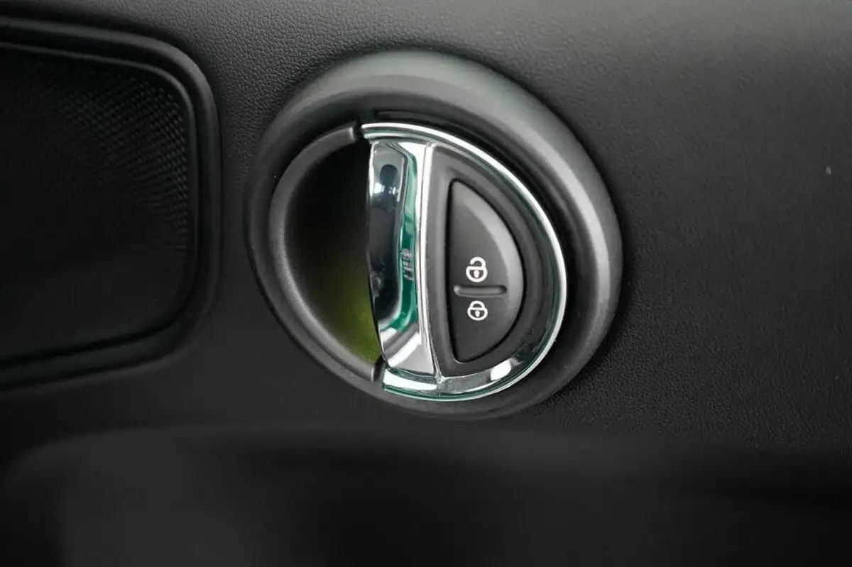 2022-mini-countryman-15-cooper-classic-auto-big-31