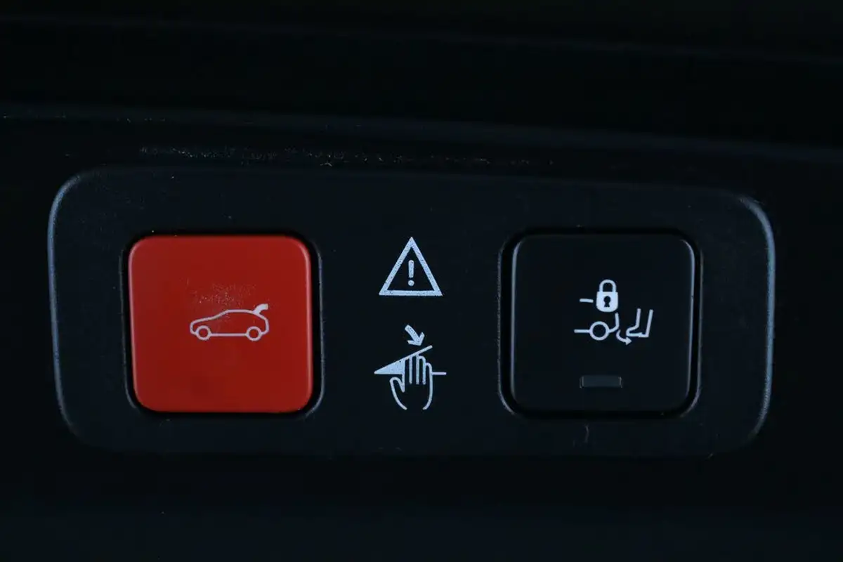2022-peugeot-5008-suv-12-puretech-gt-premium-big-13