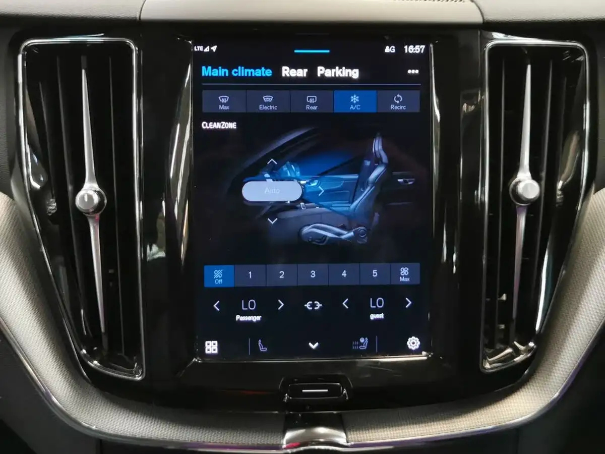 2023-volvo-xc60-20-b5-plus-big-13