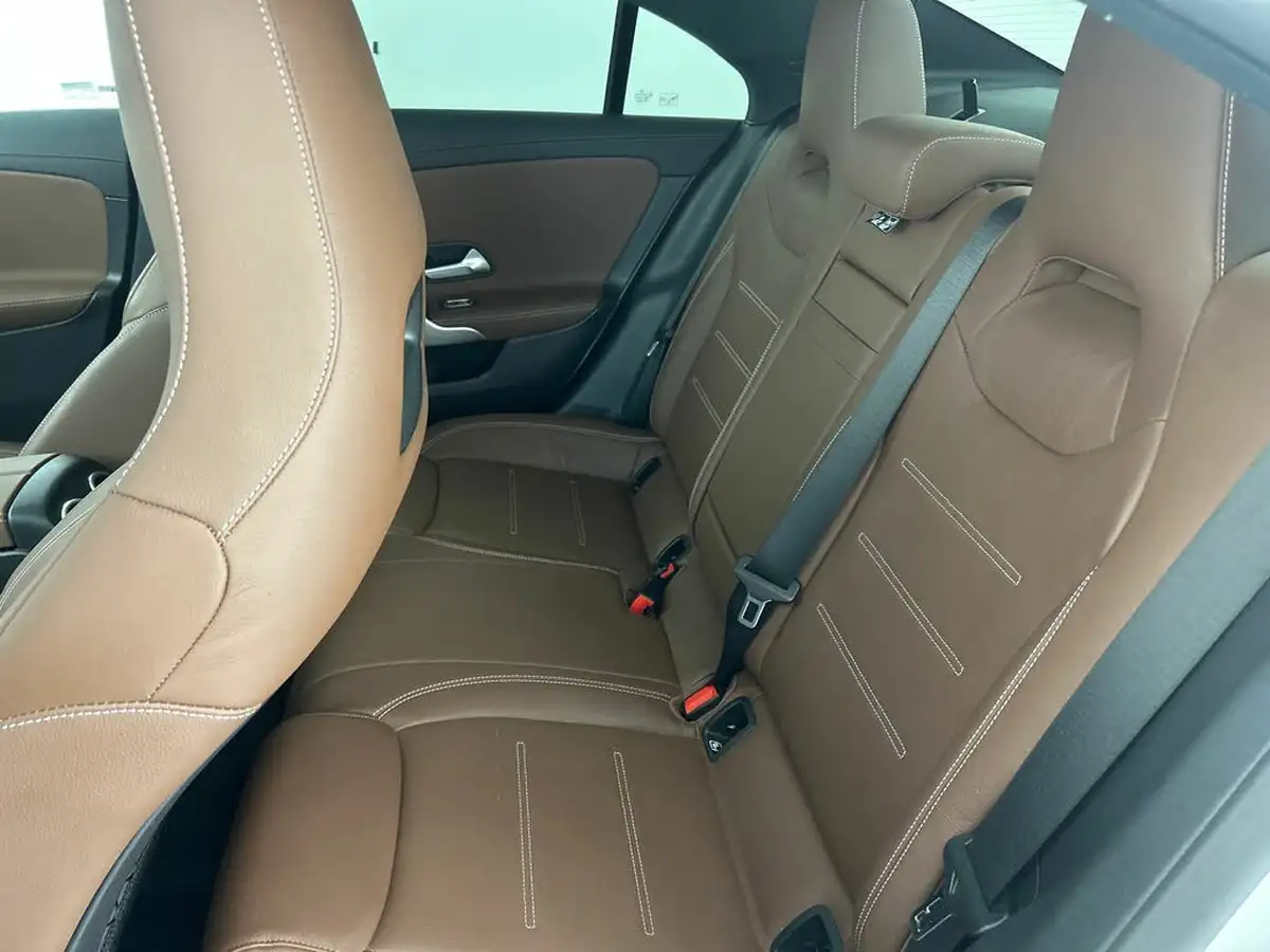 2021-mercedes-benz-cla-big-30
