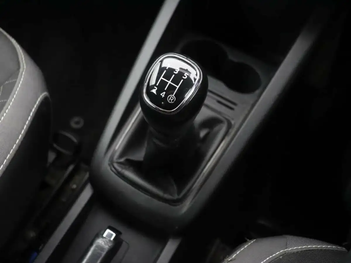 2018-skoda-fabia-10-mpi-se-ss-hatchback-big-31