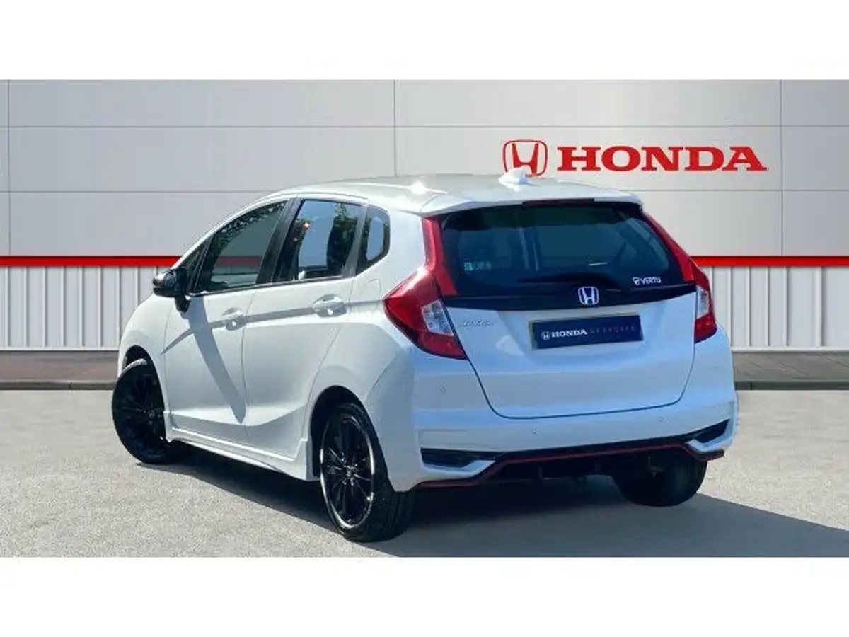 2018-honda-jazz-15-i-vtec-sport-navi-big-2