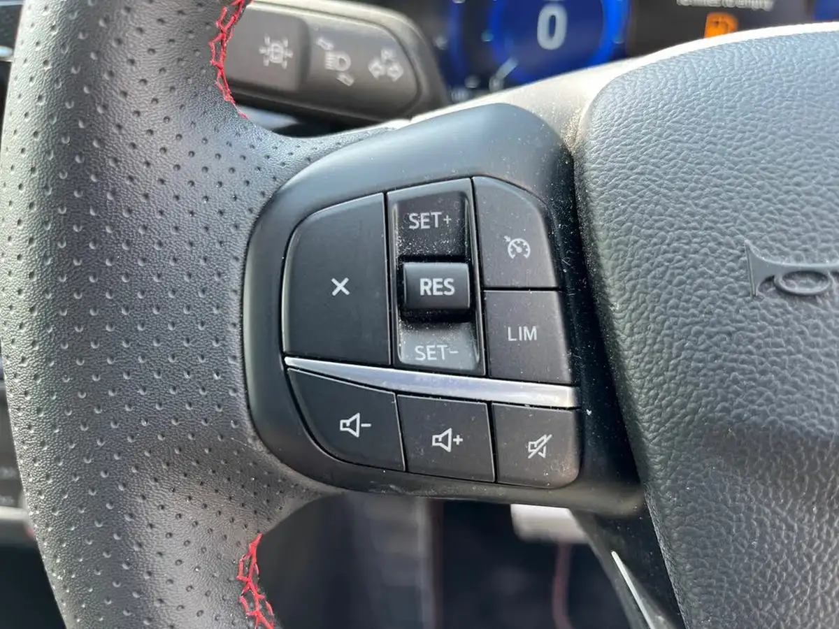 2023-ford-kuga-big-29