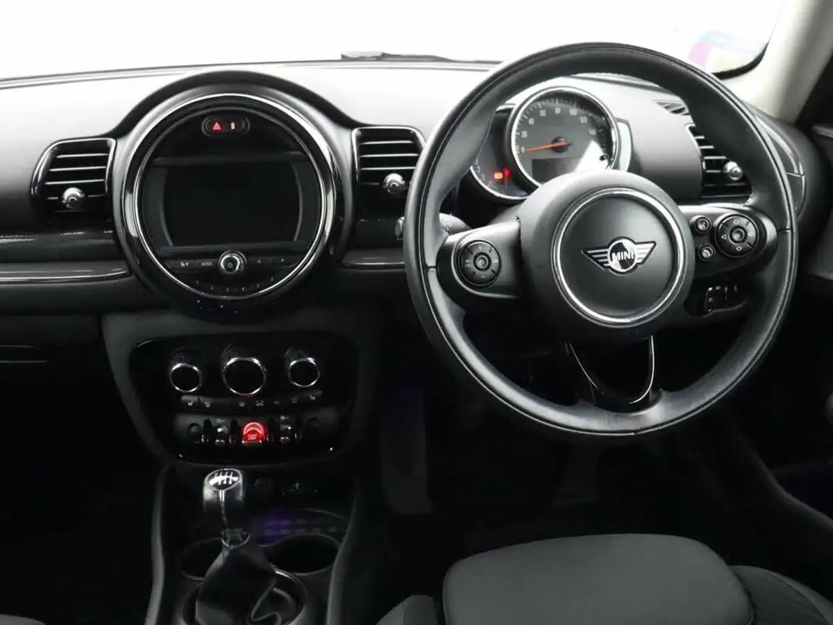 2018-mini-clubman-15-cooper-classic-ss-big-22