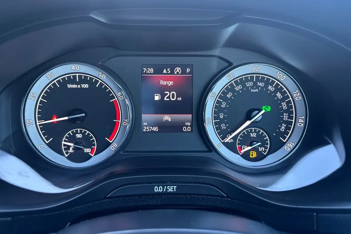 2021-skoda-karoq-15-tsi-sportline-dsg-big-38