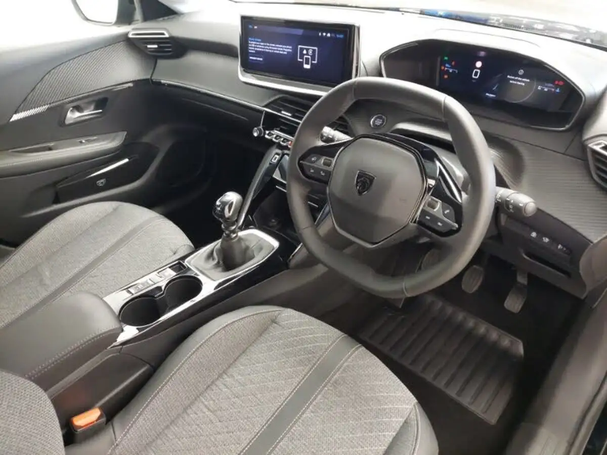 2024-peugeot-208-12-puretech-allure-big-12