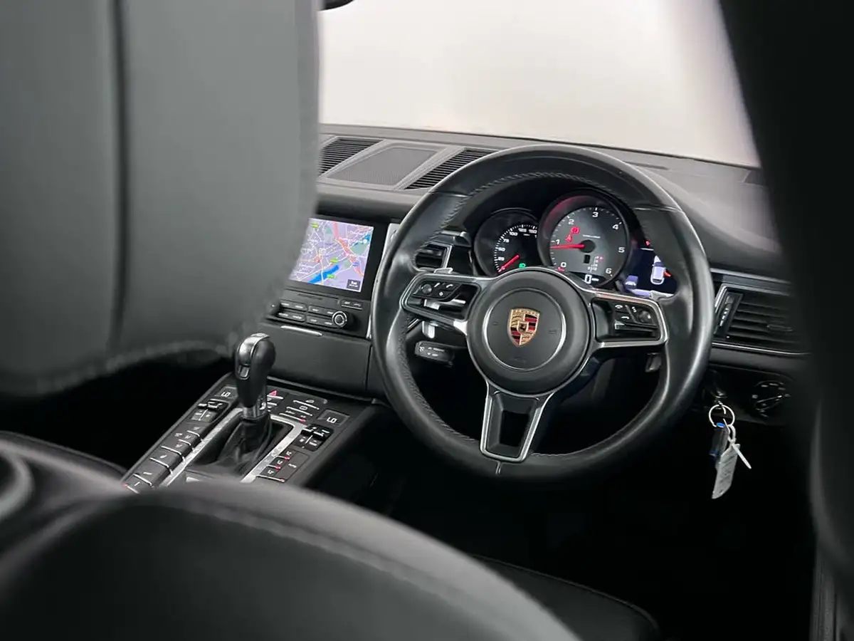 2016-porsche-macan-30td-s-big-16