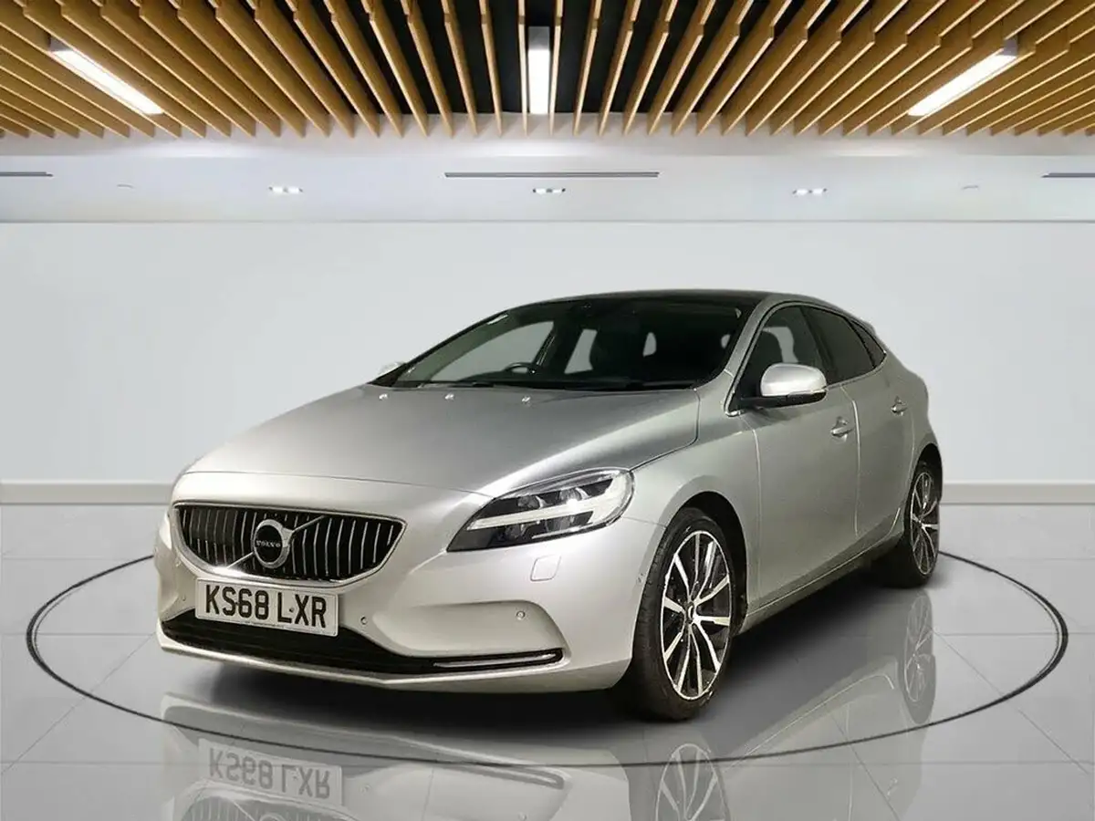 2018-volvo-v40-15-t3-inscription-big-3