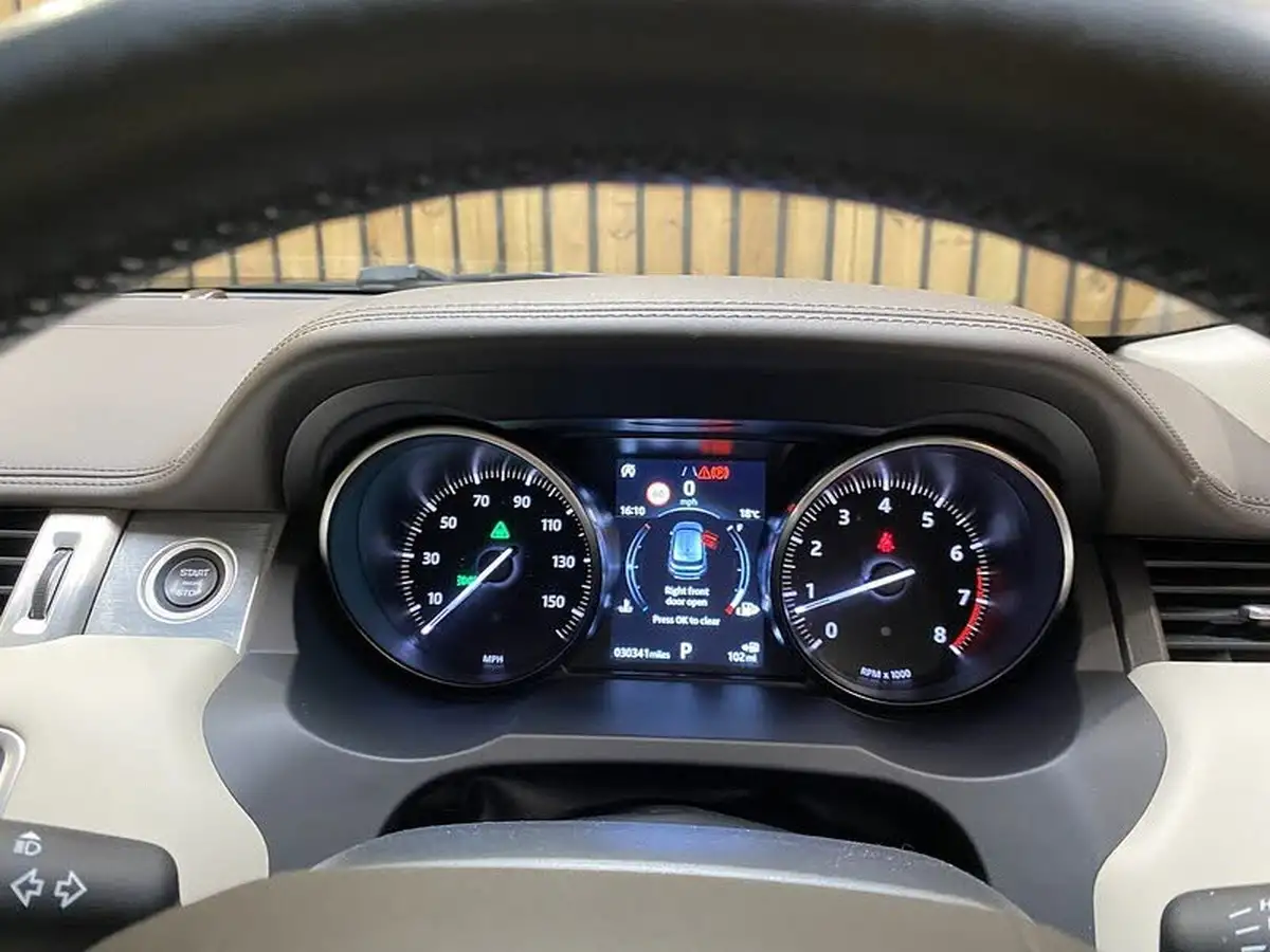 2018-land-rover-range-rover-evoque-20-si4-autobiography-hatchback-5d-big-28