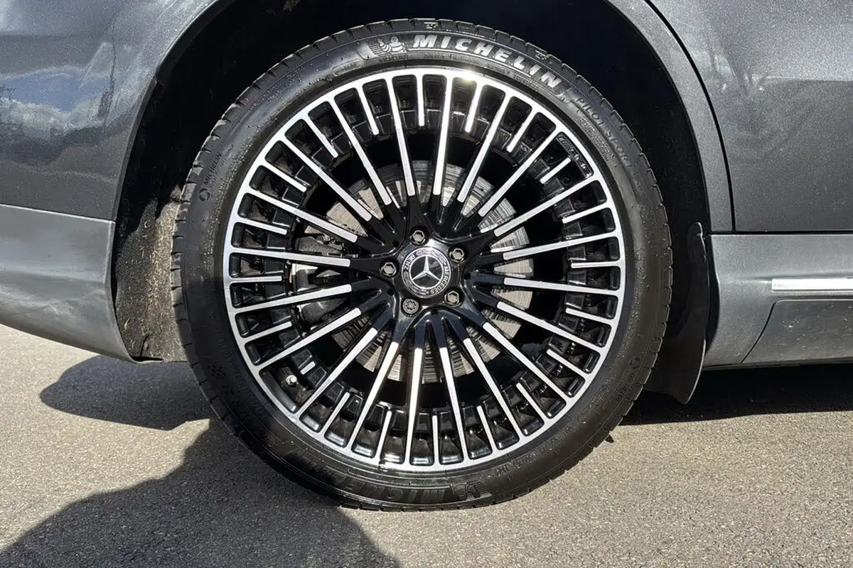 2022-mercedes-benz-eqc-e-eqc-400-amg-line-premium-big-7
