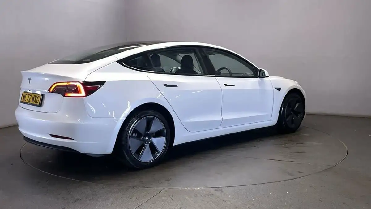 2023-tesla-model-3-e-rwd-241bhp-big-7