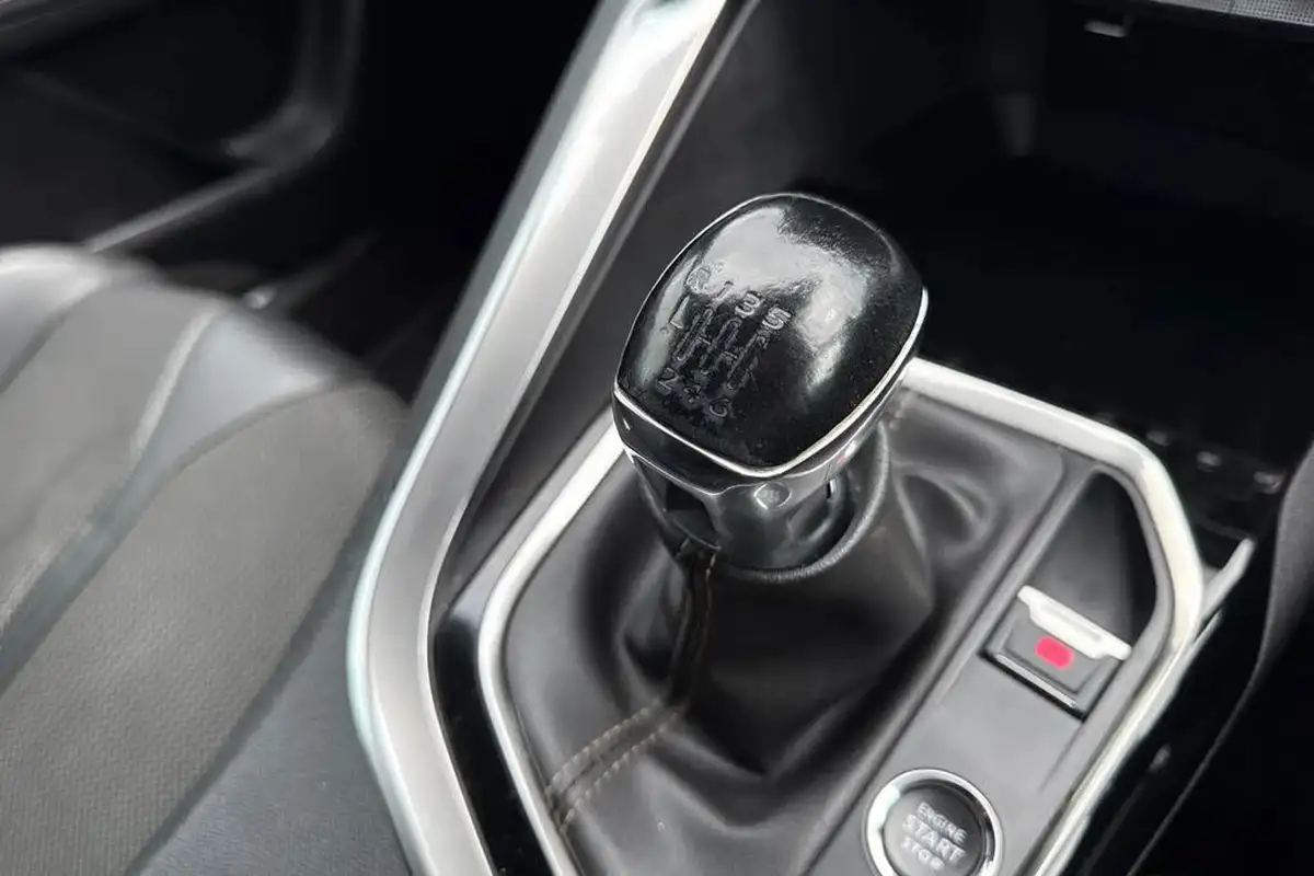 2022-peugeot-3008-suv-15-bluehdi-gt-big-44