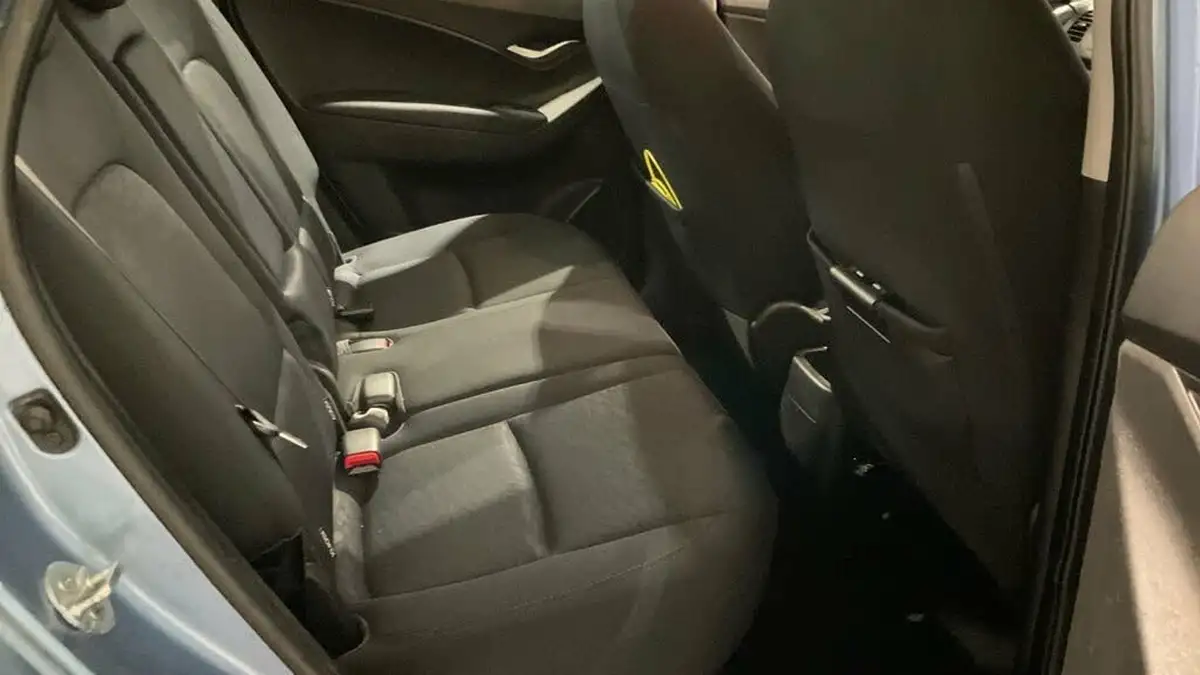 2012-hyundai-ix20-16td-active-big-5