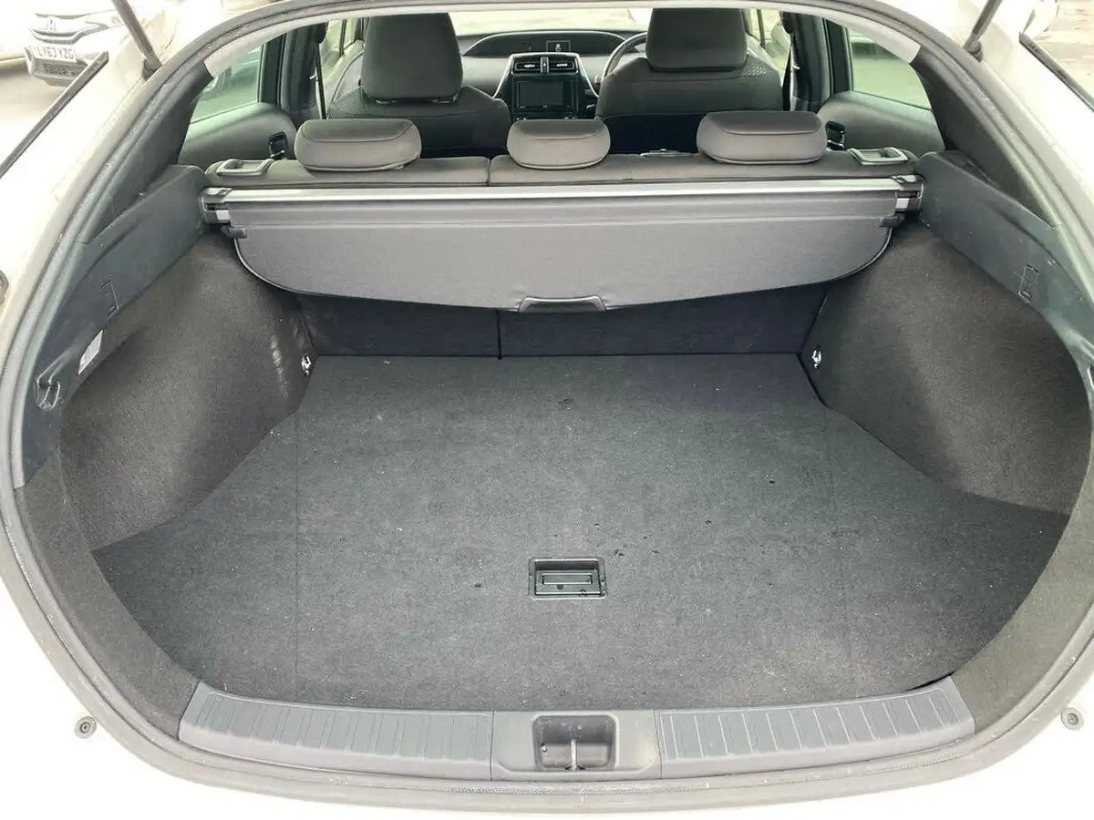 2019-toyota-prius-big-12