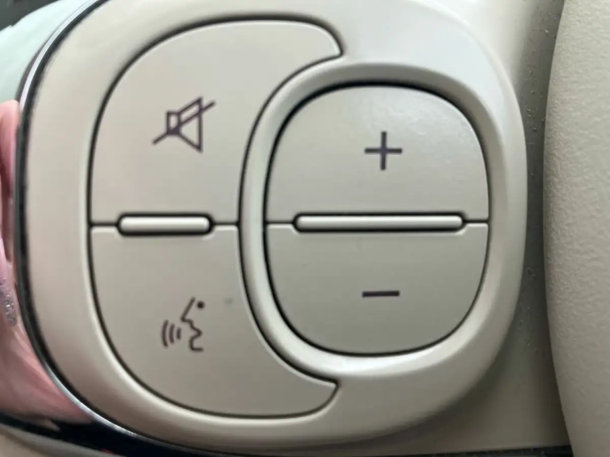 2019-fiat-500-12-lounge-ss-big-18