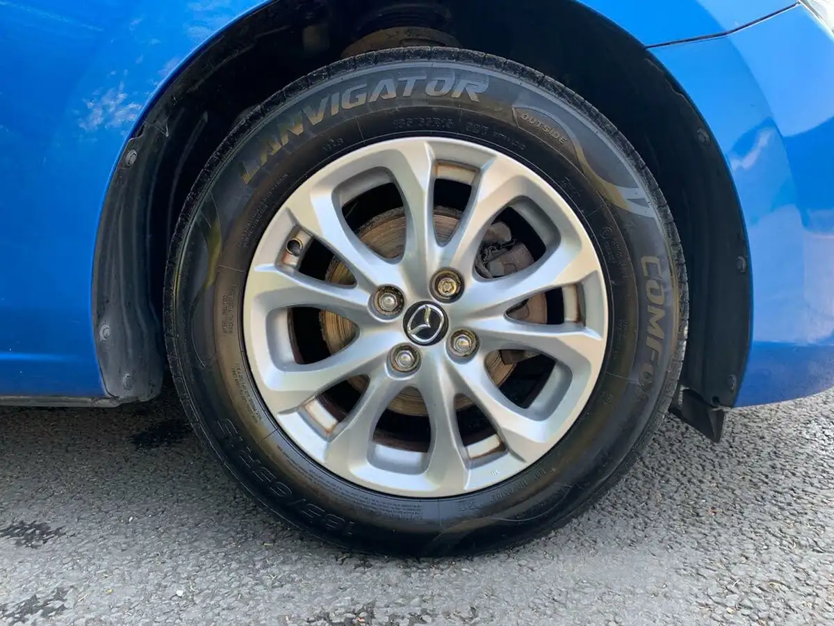 2015-mazda-mazda2-15-se-l-90ps-big-28
