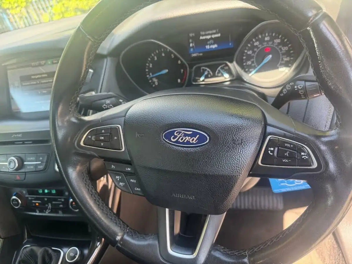 2016-ford-focus-10t-titanium-125ps-hatchback-big-21