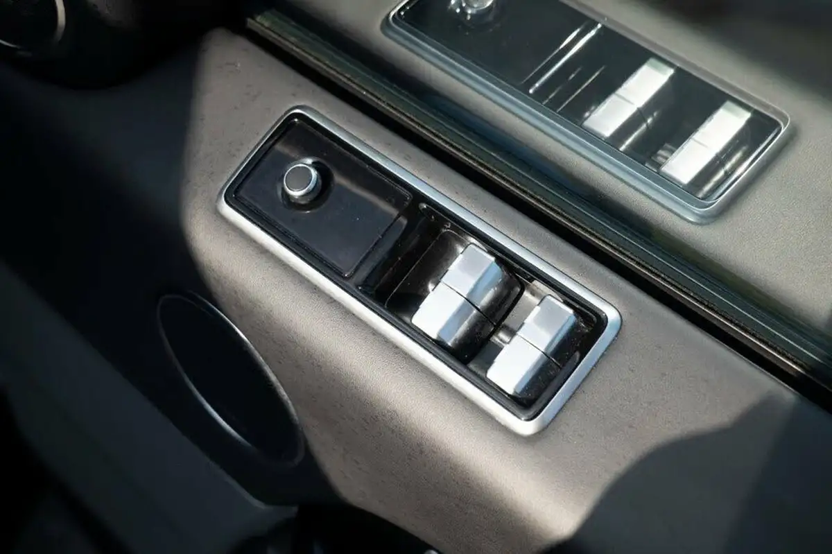 2022-land-rover-range-rover-sport-20-p400e-hse-dynamic-big-25