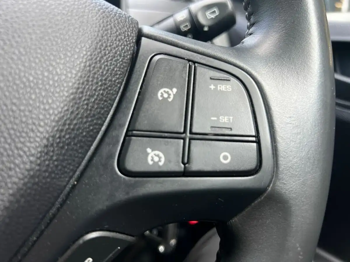 2018-hyundai-i10-10-se-67ps-big-16