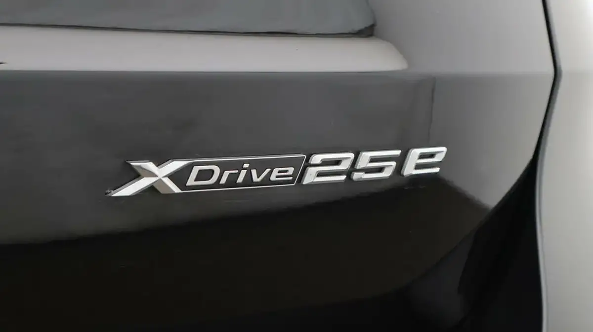 2023-bmw-x1-15-xdrive25e-xline-big-22