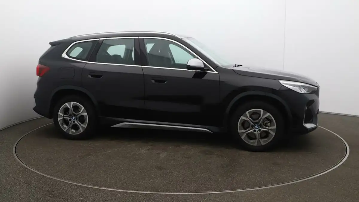 2023-bmw-x1-15-xdrive25e-xline-big-46