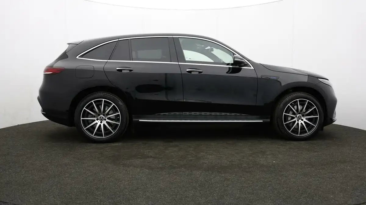 2022-mercedes-benz-eqc-e-eqc-400-amg-line-big-37